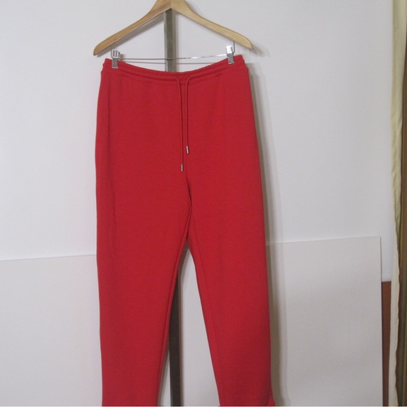 Preloved (worn once) JoeFresh red drawstring straight leg pants with cuffs. - Picture 6 of 6